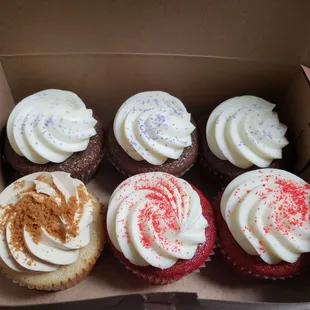 Sooo good i was craving this. I love the taro cupcake...its all gone and I want some more