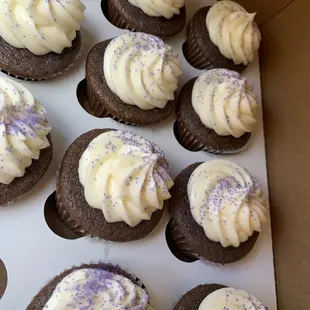 I just had to order their delicious Taro cupcakes for the family!