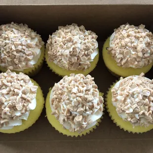 Lemon Crunch: lemon cupcake w/ lemon buttercream topped with toffee bits