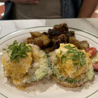 Neptune Egg Benny