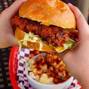 Fried Hot Chicken Sandwich - IG: @nelson_eats