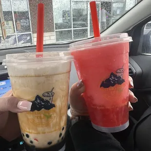 brown sugar jumbo with tapioca pearls + raspberry slushy jumbo with popping pearls!