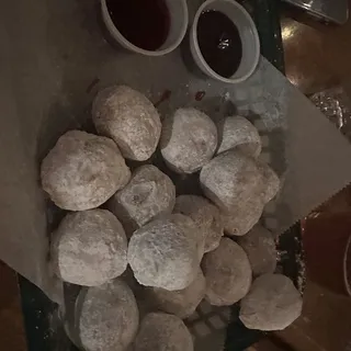 Zeppolis
