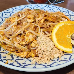 Pad thai with chicken. . . Great flavors