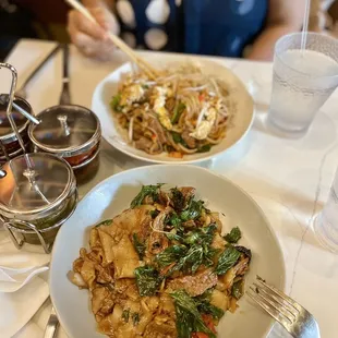 Beef pad thai &amp; beef drunken noodz