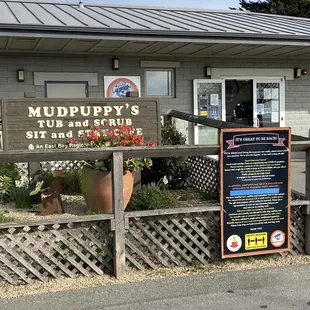 Front of Mudpuppy's