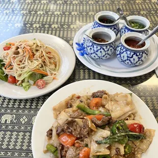 N6. Drunken Noodle SL2. Papaya Salad