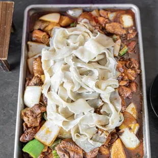 Chef's Special Big Plate Chicken with Hand-pull Noodle