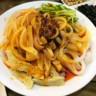 N1. Six Alley Signature Noodle