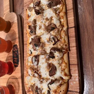 Sausage and mushroom flatbread