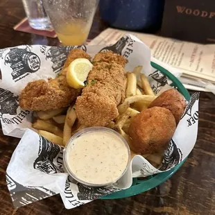 Fish &amp; Chips Basket