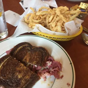 Reuben/ onion rings yum