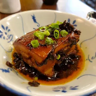 Steamed Pork Belly with Meigan Cai