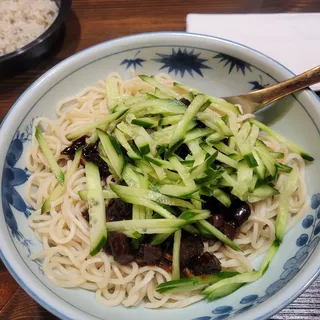 Egg Noodle with Beef Soy Bean Sauce