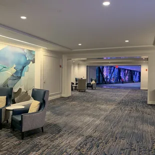 Walkway from Marriott hotel across street, nice to stay inside when it&apos;s cold