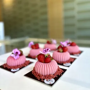 Strawberry Cheesecake *Gluten Free