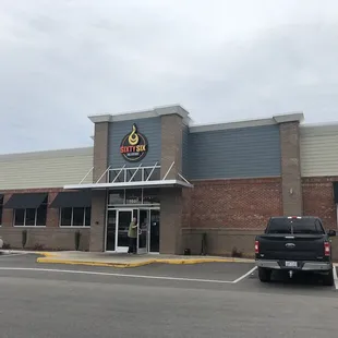 Restaurant Front &amp; Entrance