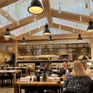 sushi and sashimi, interior