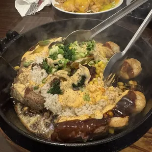 Sizzle skillet