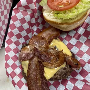 Mouthwatering Bacon Cheeseburger