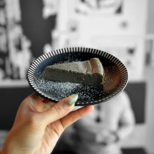 Black Sesame Cheesecake | @whaevaeats