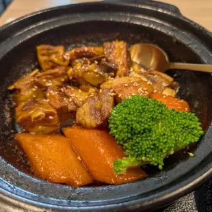 Lamb Chops, carrots and broccoli (non-spicy)