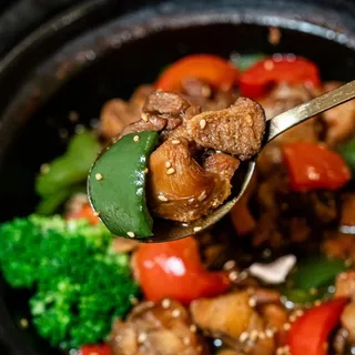 Yellow Braised Chicken (Bone-In)