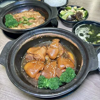 Yellow Braised Pork Trotter
