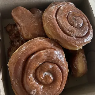 Fancy Cinnamon Roll Twist Glazed half dozen fancy