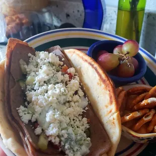 Greek gyros for lunch with skarsgard ingredients, red pepper hummus &amp; grapes too