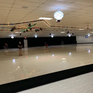Skating floor