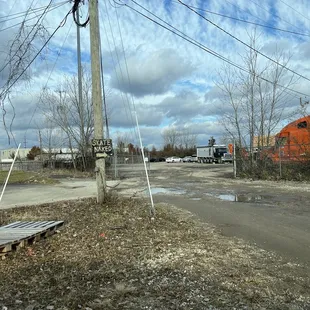 That tiny sign is easy to miss - SKATE NAKED -  I saw it leaving, not arriving.