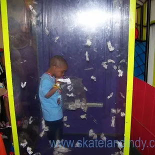 Book your child&apos;s birthday party at Skateland and get a chance in the Money Chamber!!