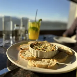 Hot Crab &amp; Artichoke Dip