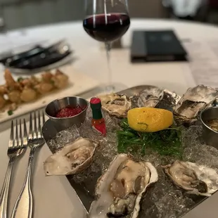 Half  dozen oysters
