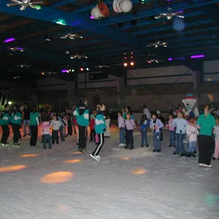 Cha Cha Slide w/ IC Bear