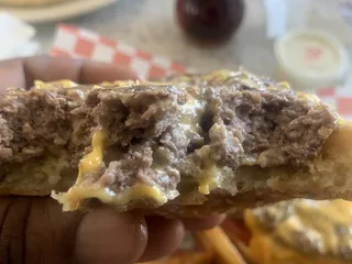 Charmer’s Fresh Burgers