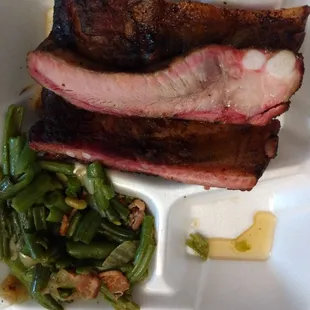 Rib plate with string beans