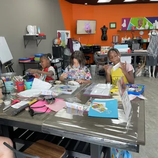 Our wonderful SketchN family member Nicki donated wooden crafts to the studio for a wonderful craft.