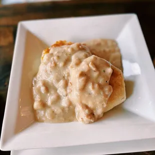 Side of biscuits and gravy