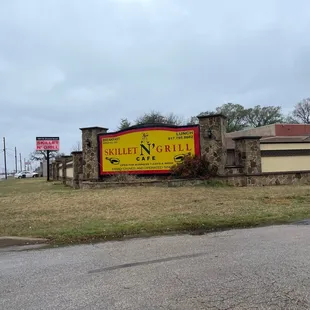Front of Skillet N Grill