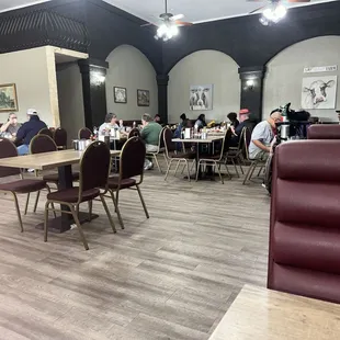 Dining Room at Skillet n Grill