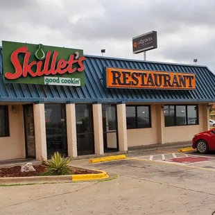 the exterior of a restaurant