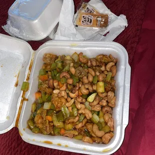 Cashew chicken &amp; Noodles (Lo Mein)