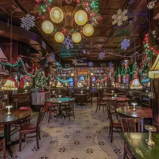 a restaurant decorated for christmas