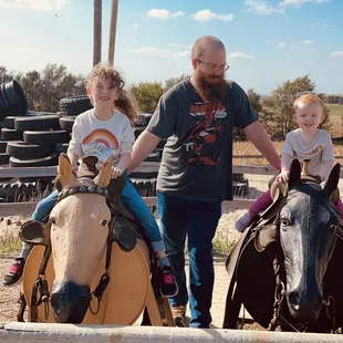 Barrel horses photo op ( I think there were 5 or 6 horses to choose from)