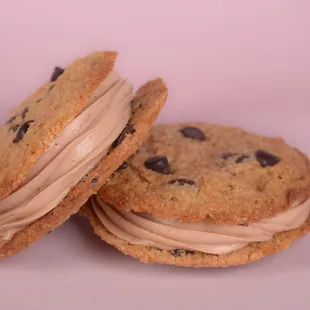 Keto cream cookie sandwich