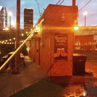 Great little bar with a great bartender, Lou! Loved playing the dice game. Bricktown was a bust till we hit this place.