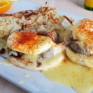 Eggs benedict with steak oh, excellent breakfast.