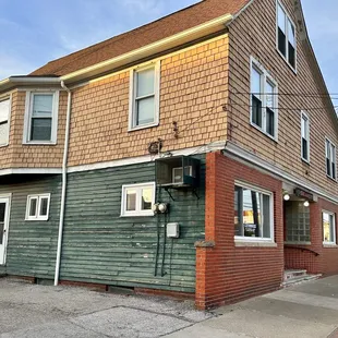 Skinny's Bar and Grill